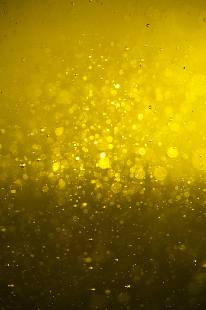 bright-golden-oil-closeup-texture - VETRAPHARM